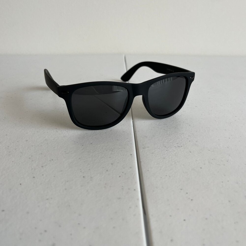 KALIYADI Square Lens Sunglasses - Matte Frame, Unisex, UV Protection